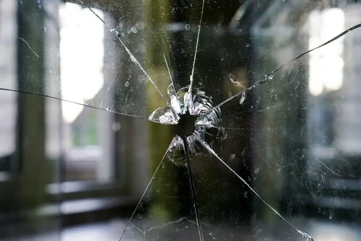 glass-1497229_1280