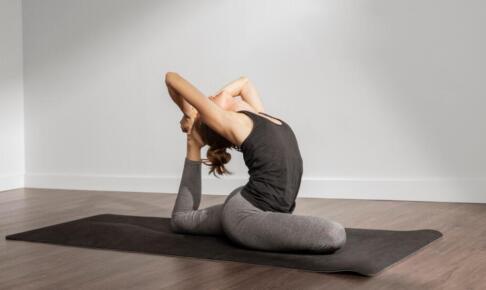 海外ヨガウェアの人気ブランド4選！Alo Yogaのマーケティング戦略も調査